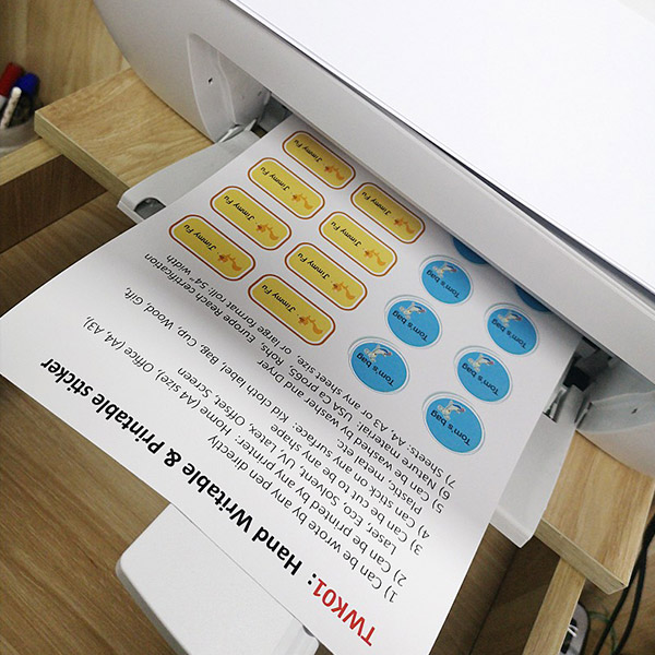 Autocolante cu jet de cerneală pentru haine